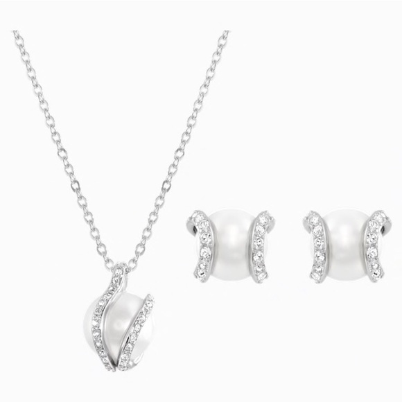 Swarovski Nude Pearl Necklace - Picture 2 of 4